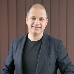 行业巨头加速技术革新 固态电池商业化竞赛迎来新阶段