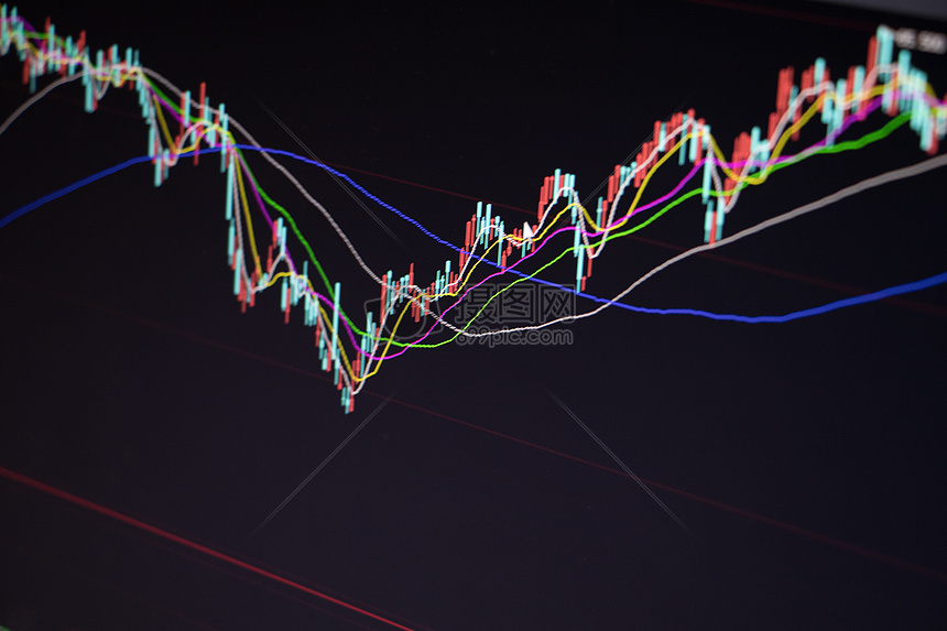 市消防救援支队快速解救5名被困群众